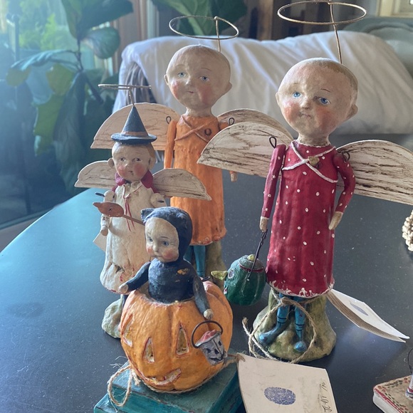 Selection of Debbee thiabault - Picture 3 of 16